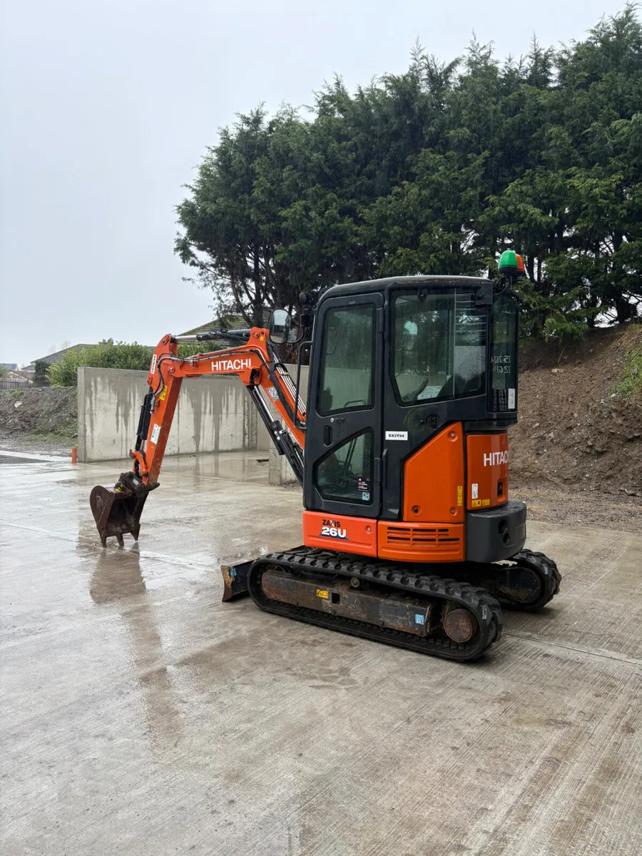 2020 Hitachi 26U - Image 2