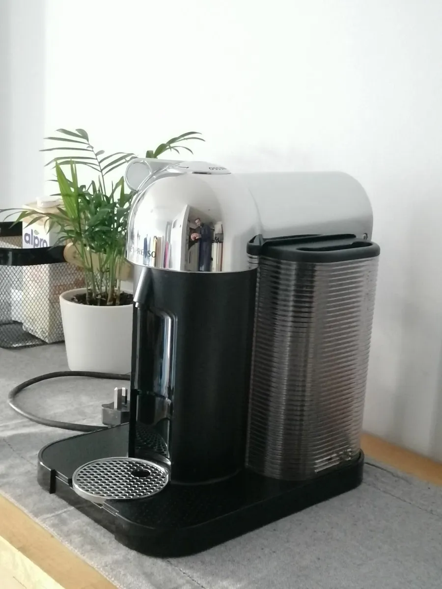 Vertuo Nespresso coffee machine - Image 1