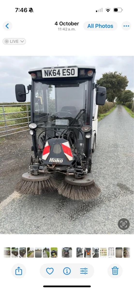 Road sweeper - Image 1