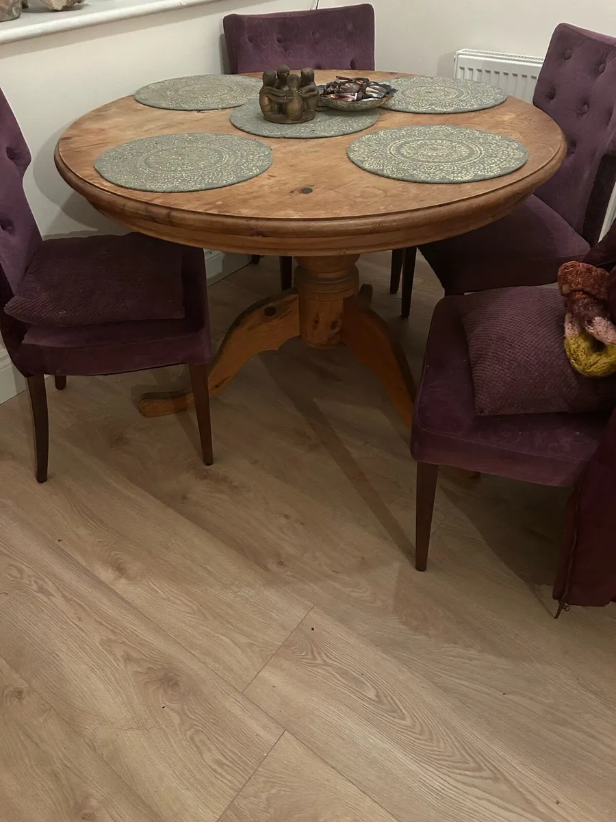 Round Oak kitchen table - Image 2