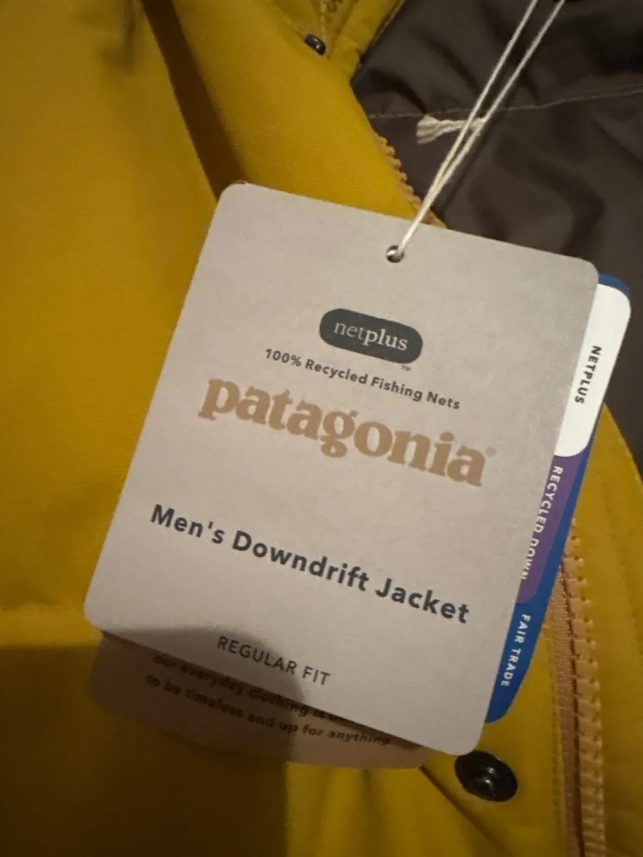 Men’s Patagonia jacket - Image 3
