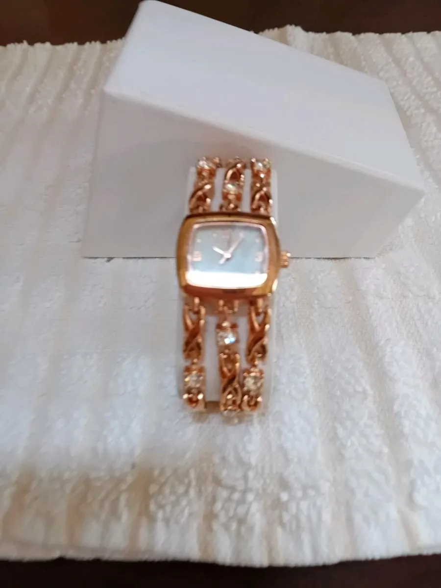 LIZ CLAIBORNE LADIES WATCH - Image 2