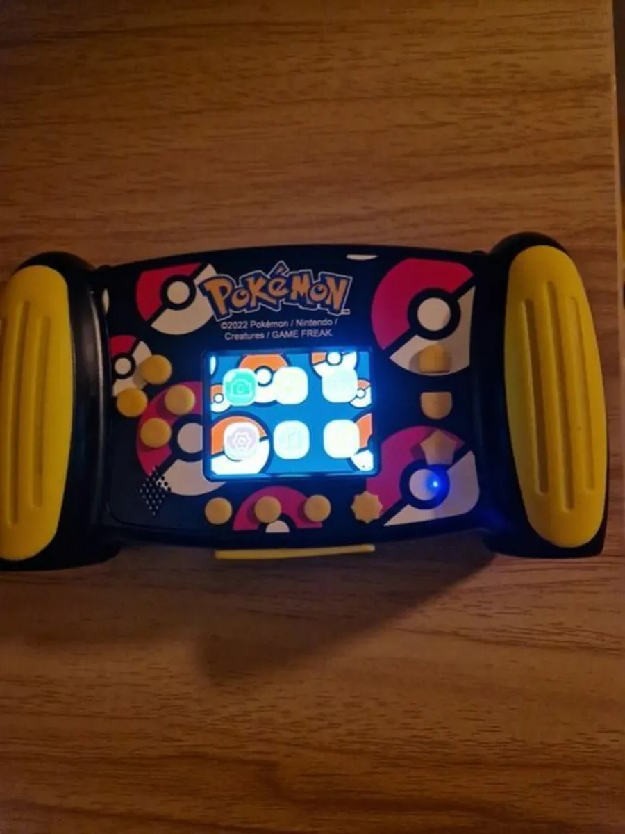 Pokemon Black Yellow Interactive Camera POKC3000 - Image 1