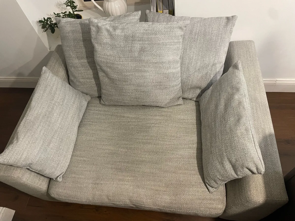 Snuggle Chair - Image 3