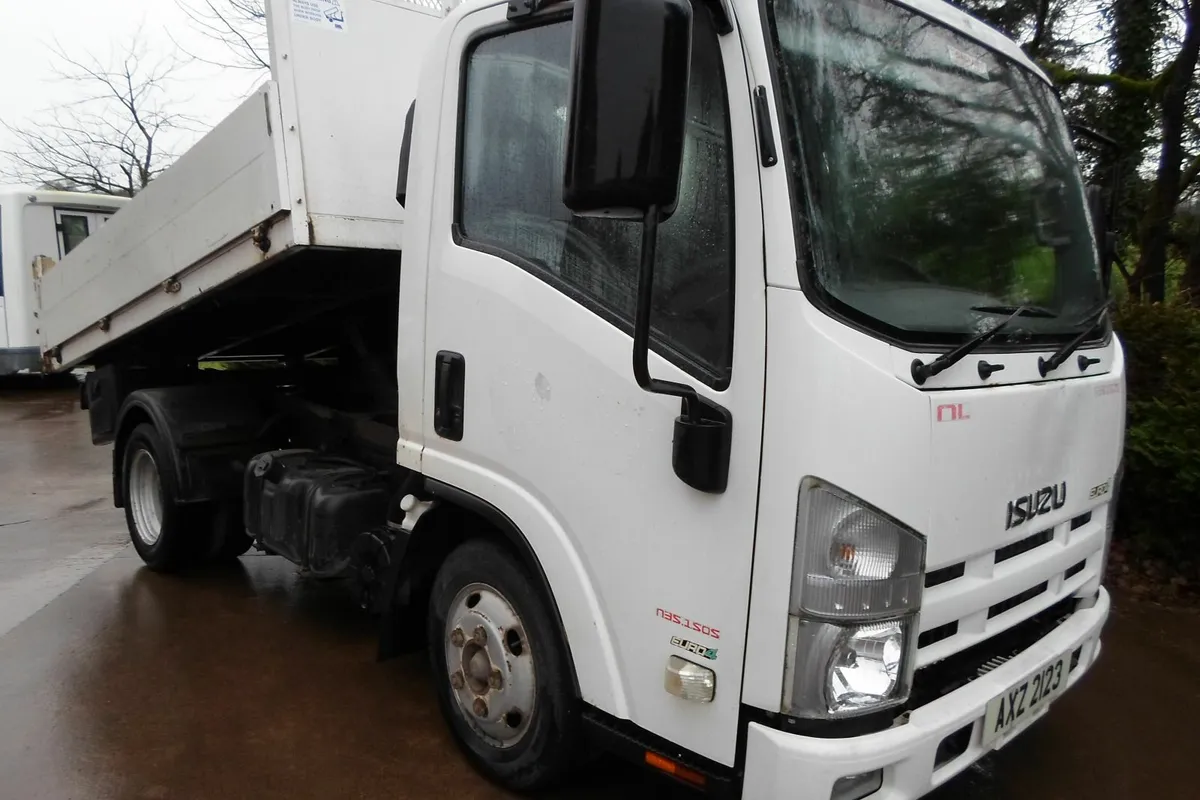Isuzu 3.5 TON TIPPER - Image 1