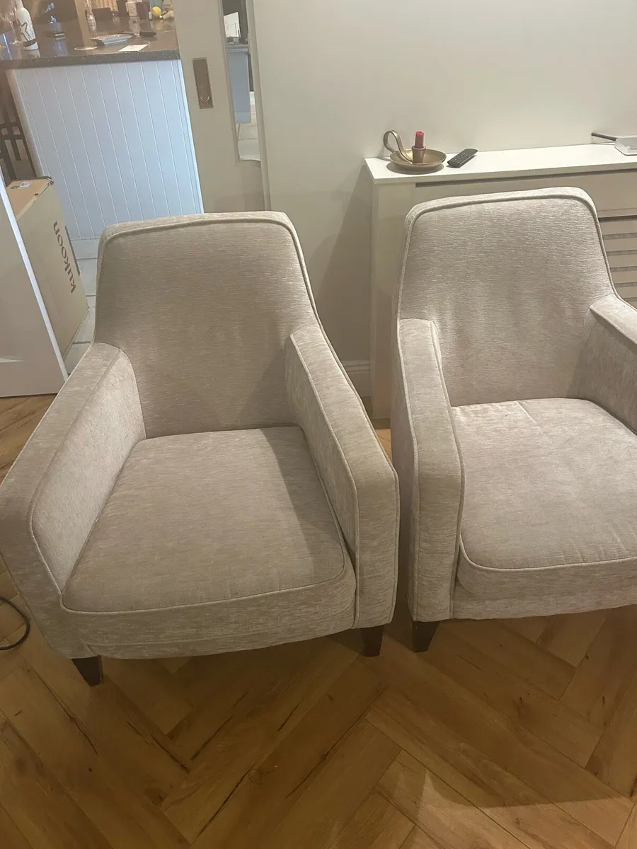 2 chairs - Image 2