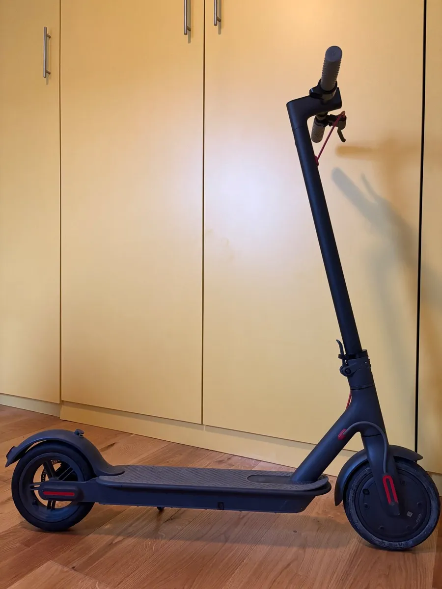 Xiaomi m365 electric scooter - Image 1