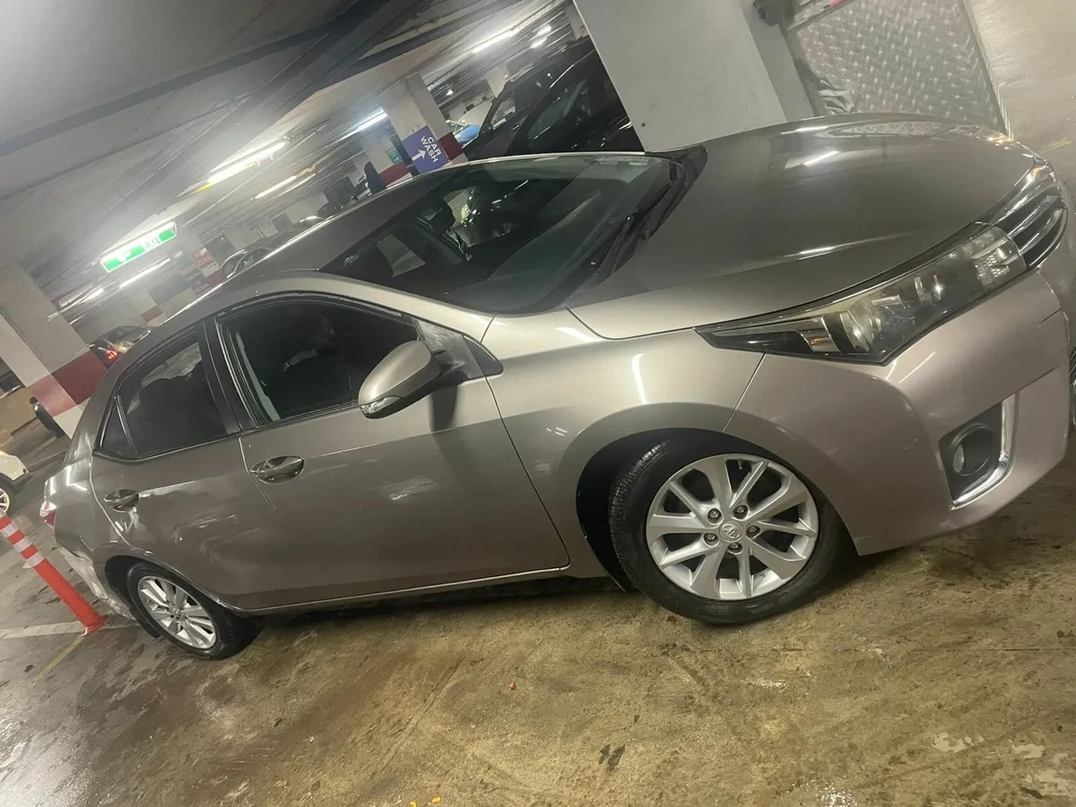 Toyota Corolla 2015 - Image 4