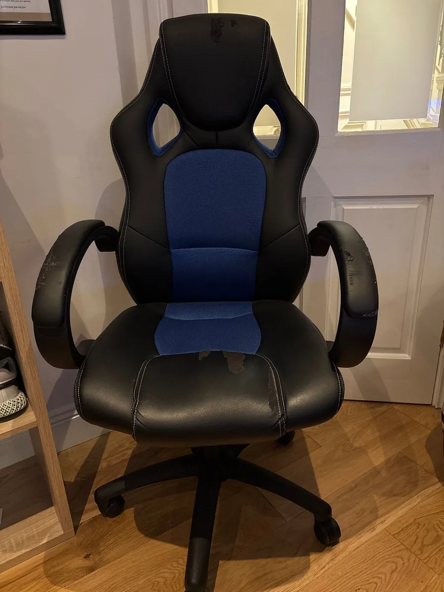 Gaming chair FREE - Image 2