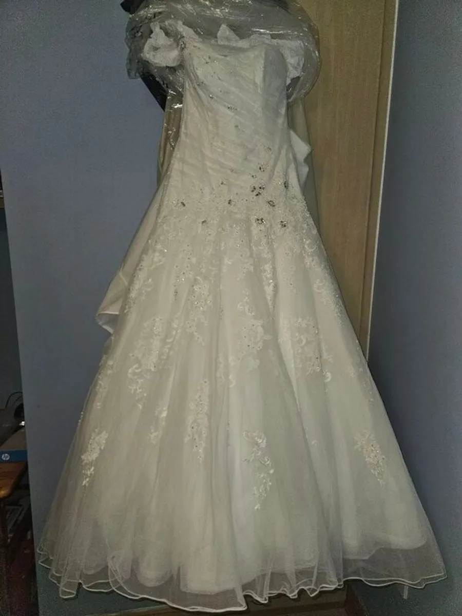 Sophia Tolli Wedding Dress (brand new) - Image 3