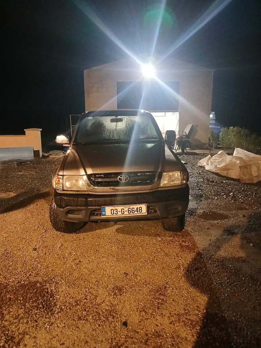 Toyota Hilux 2003 - Image 3