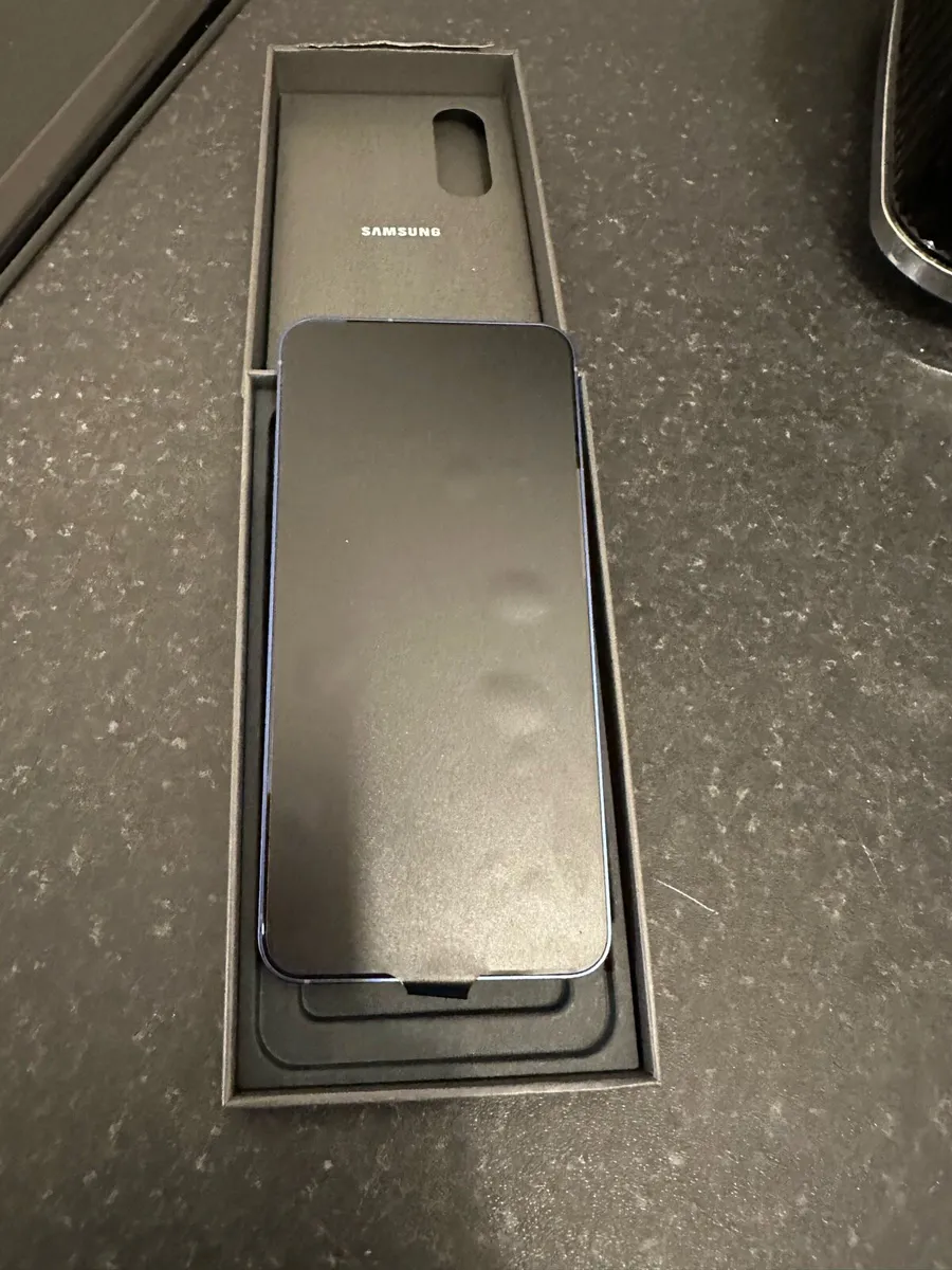 Samsung S25 128GB - Image 4