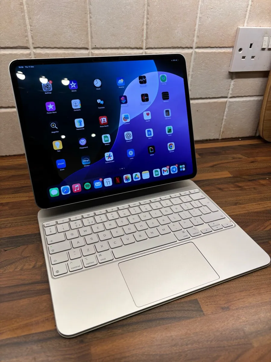 iPad Pro M4 256GB with warranty - Image 1