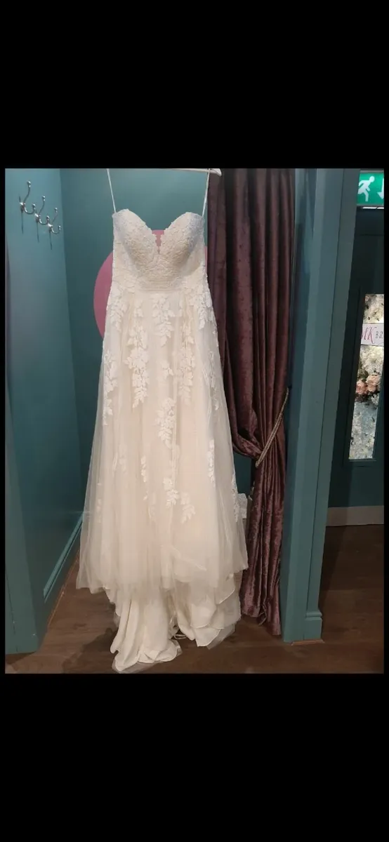 Wedding dress - Image 4