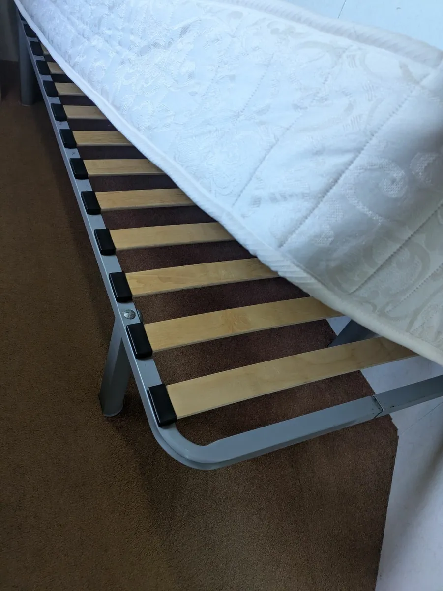 Beds (a double and 2 singles) for mobile home - Image 2