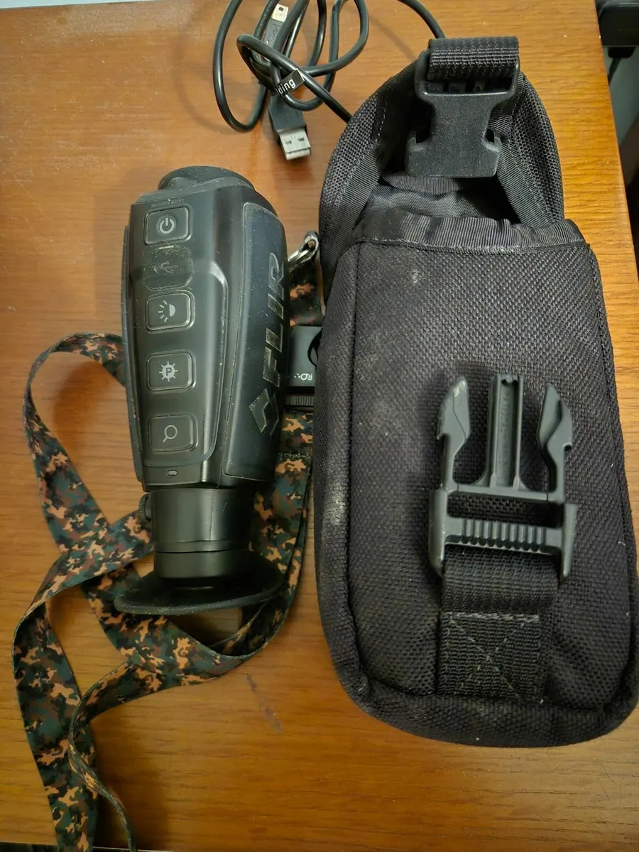 FLIR Thermal spotting scope