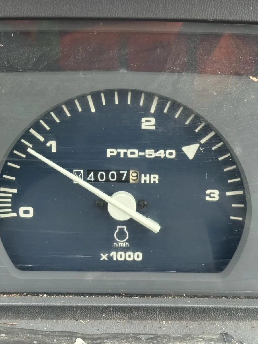 Kubota Compact Tractor with Front Loader - Image 2