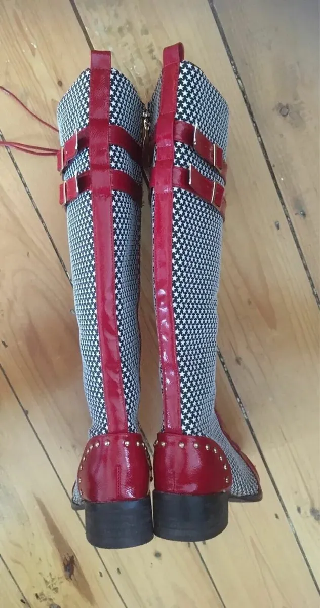 BRAND NEW Red and White Tall Knee Boots, Size 40/7 - Image 4