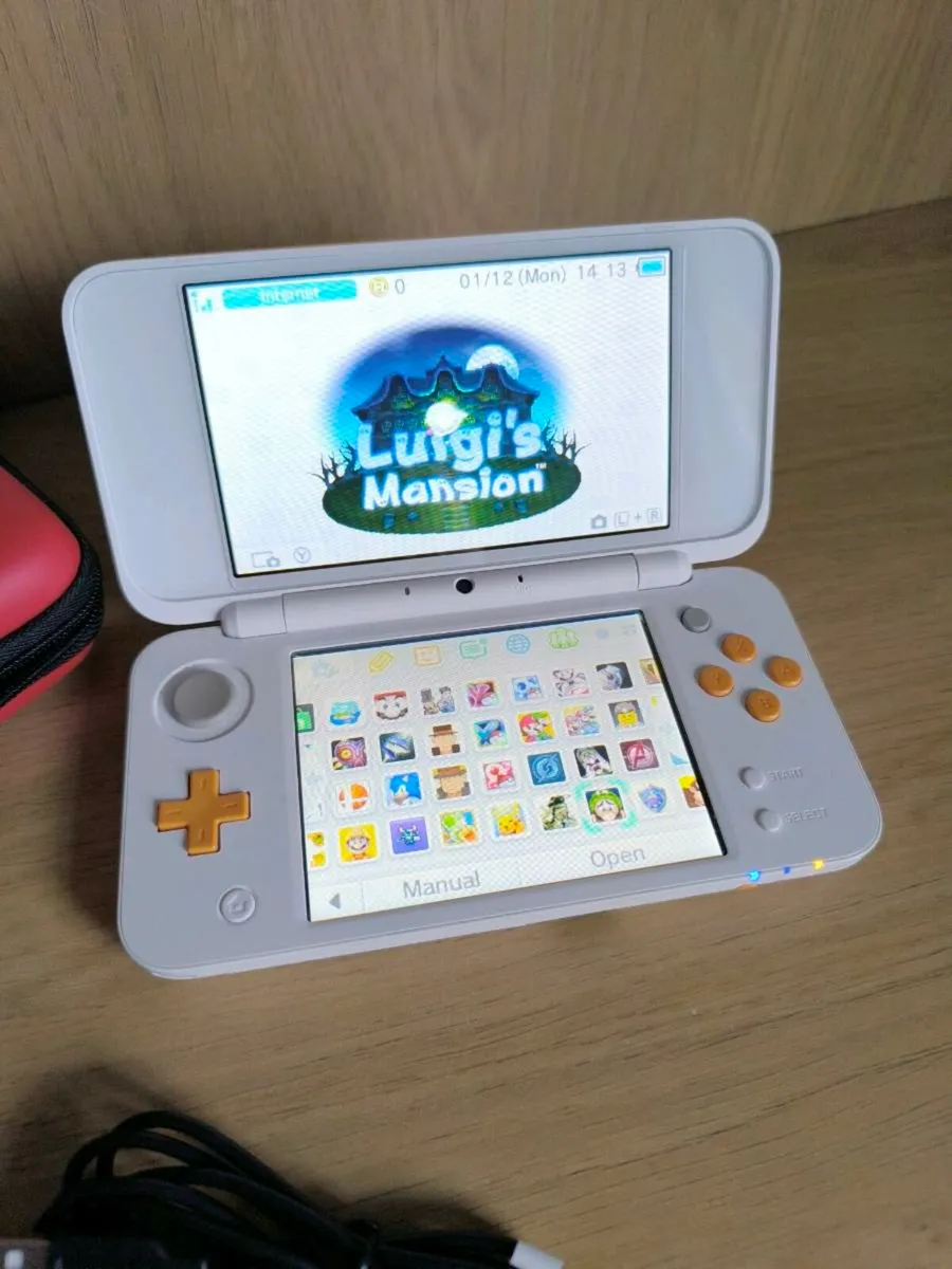 Nintendo 2DS XL with 40 games - Image 3