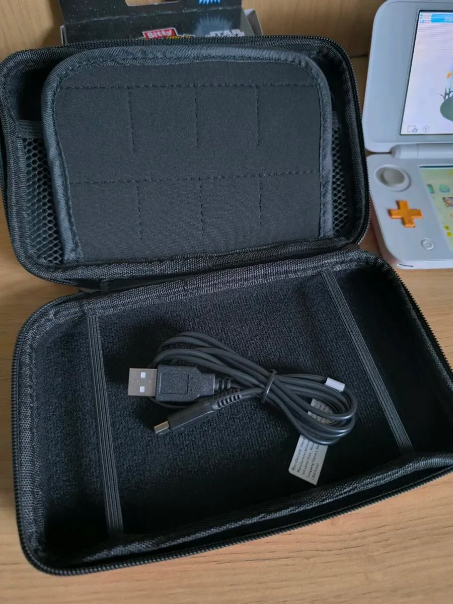 Nintendo 2DS XL with 40 games - Image 4