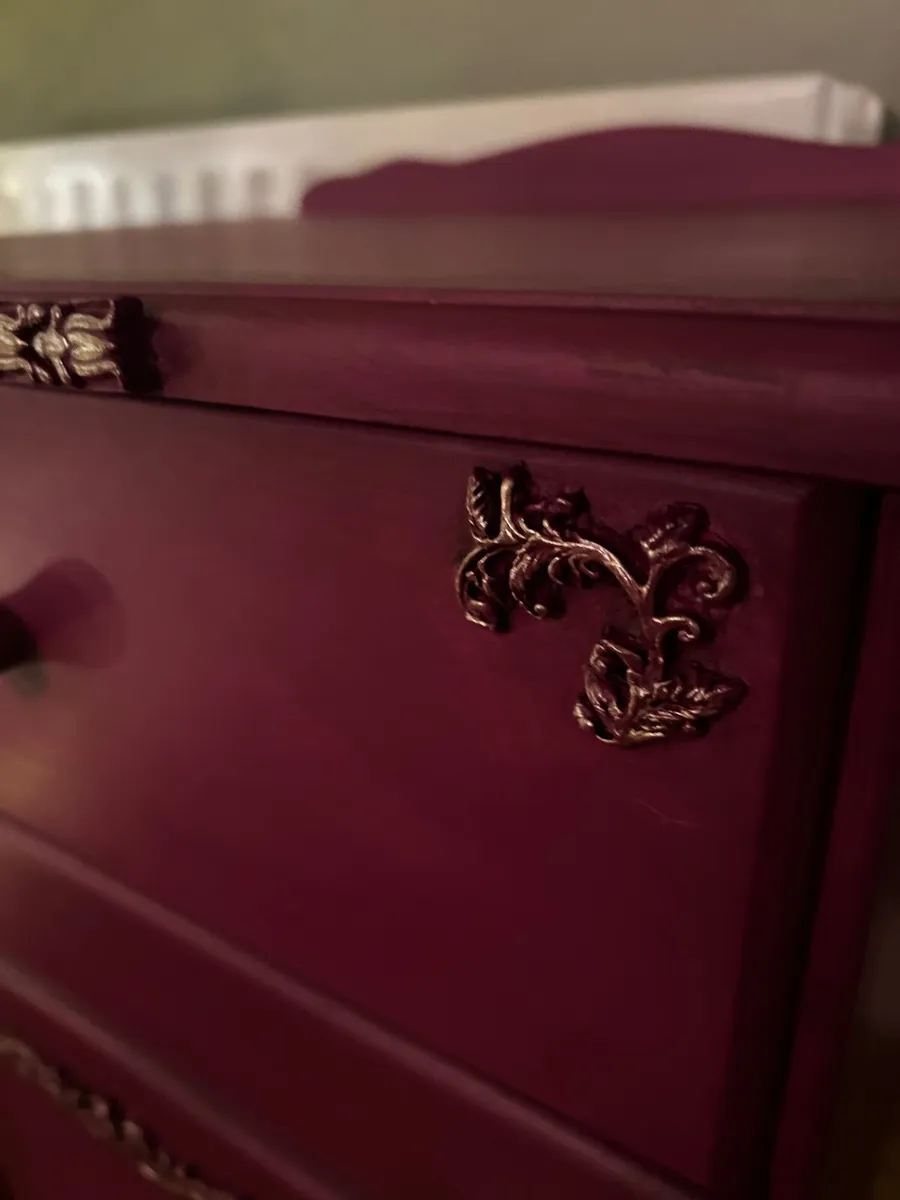 2 piece bedroom set. Chest of drawers & locker - Image 2