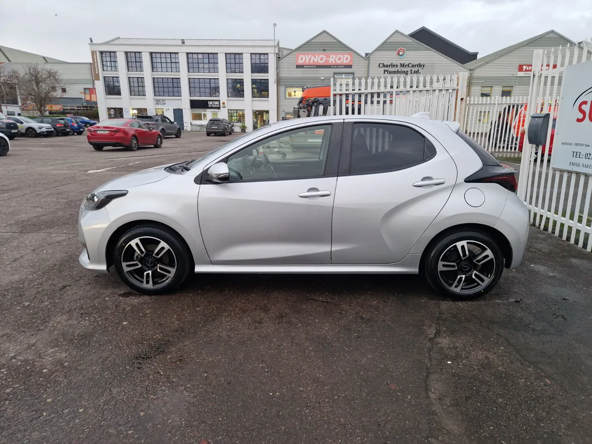 Toyota Yaris 1.5 Self Charging Hybrid Automatic - Image 4