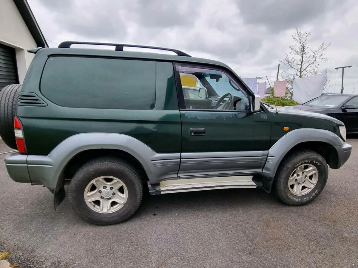 1999 Toyota Landcruiser -  front wings wanted - Image 1