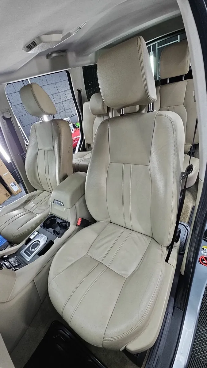 Land Rover Discovery - Image 2