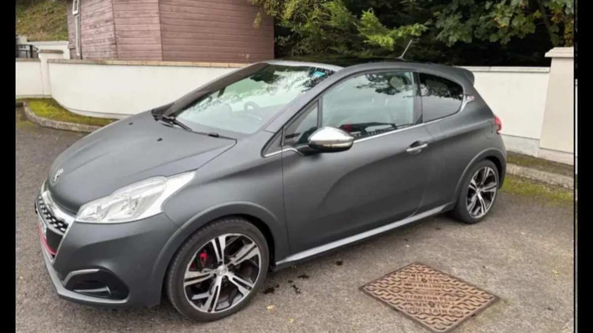 Peugeot 208 gti prestige - Image 2