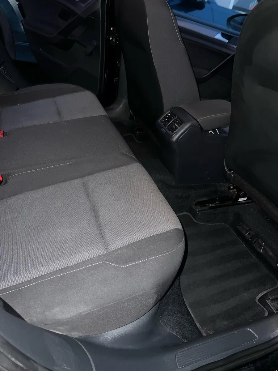 Volkswagen Golf - Image 4