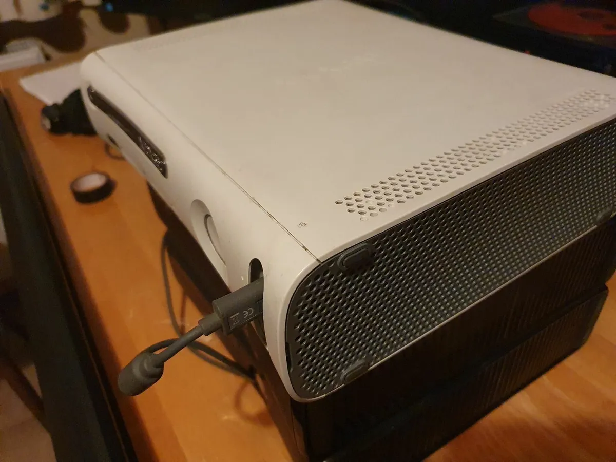 Xbox 360 - Image 2