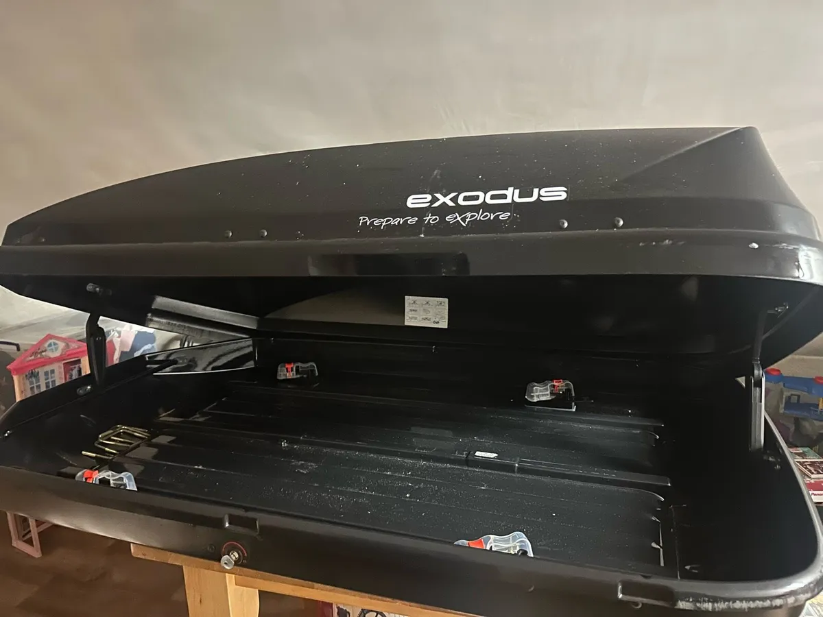 Car roofbox - Image 2