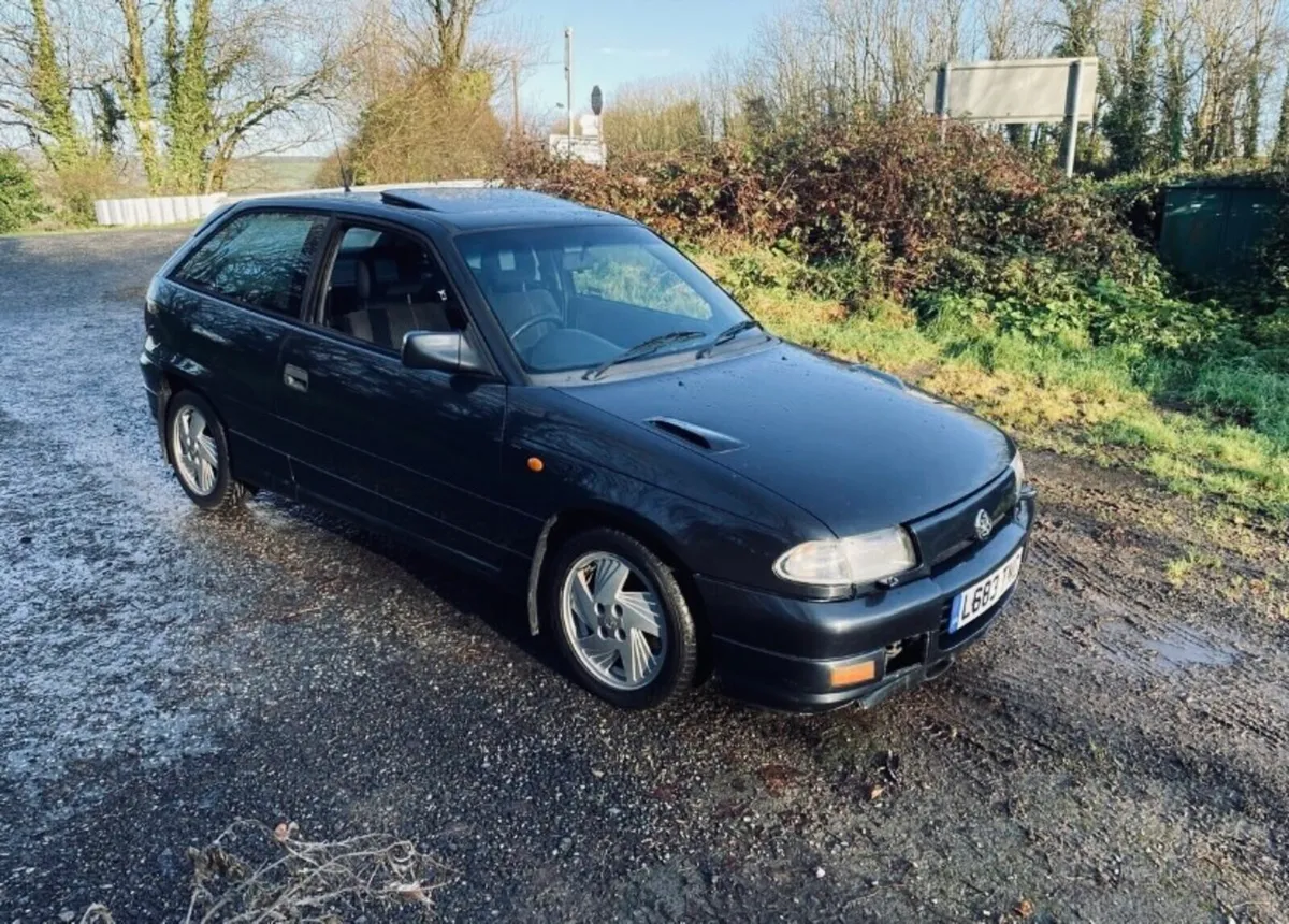 Vauxhall Astra GSI - Image 1