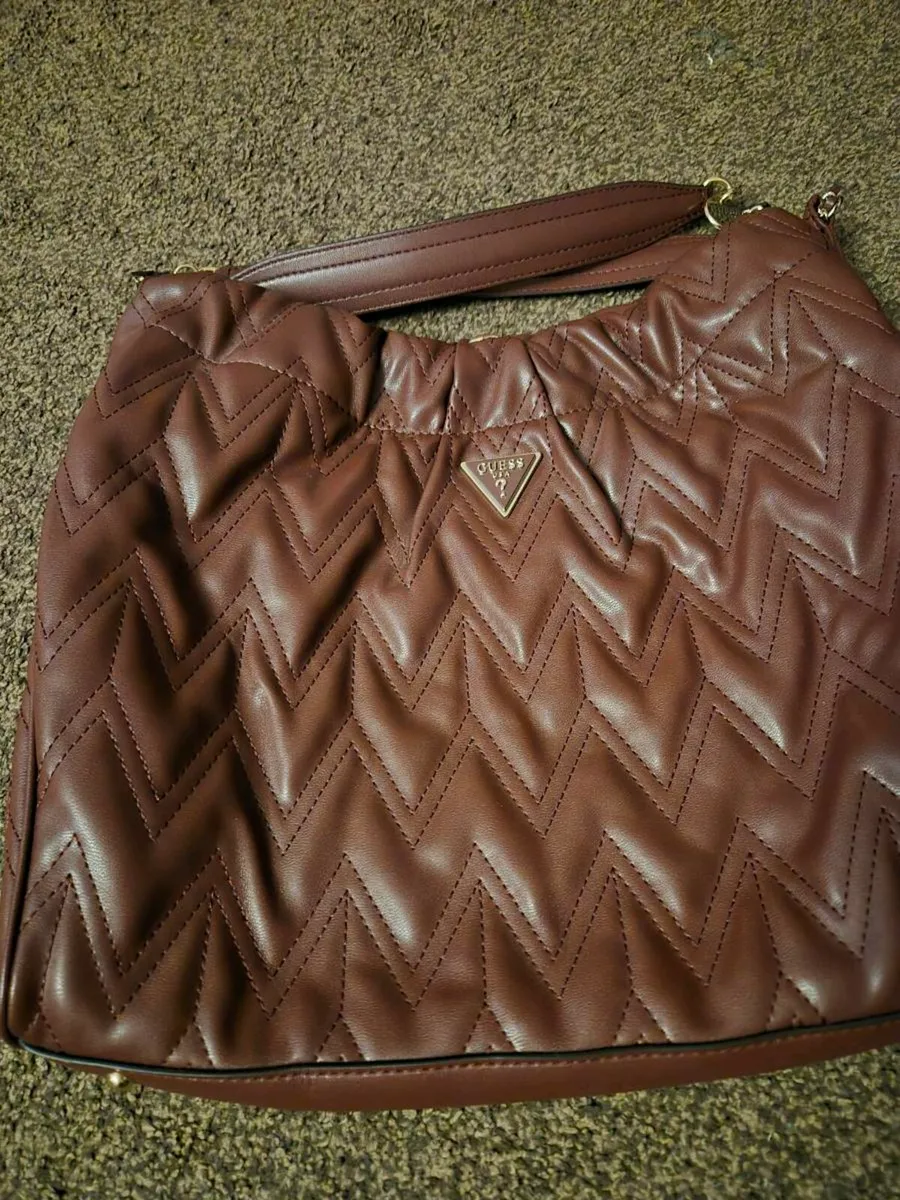 Guess large wine handbag - Image 2