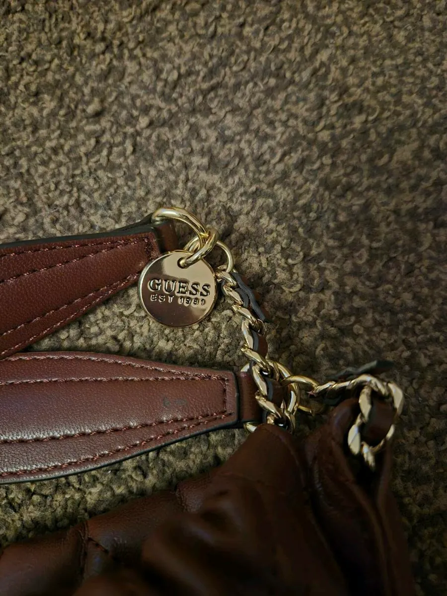 Guess large wine handbag - Image 4