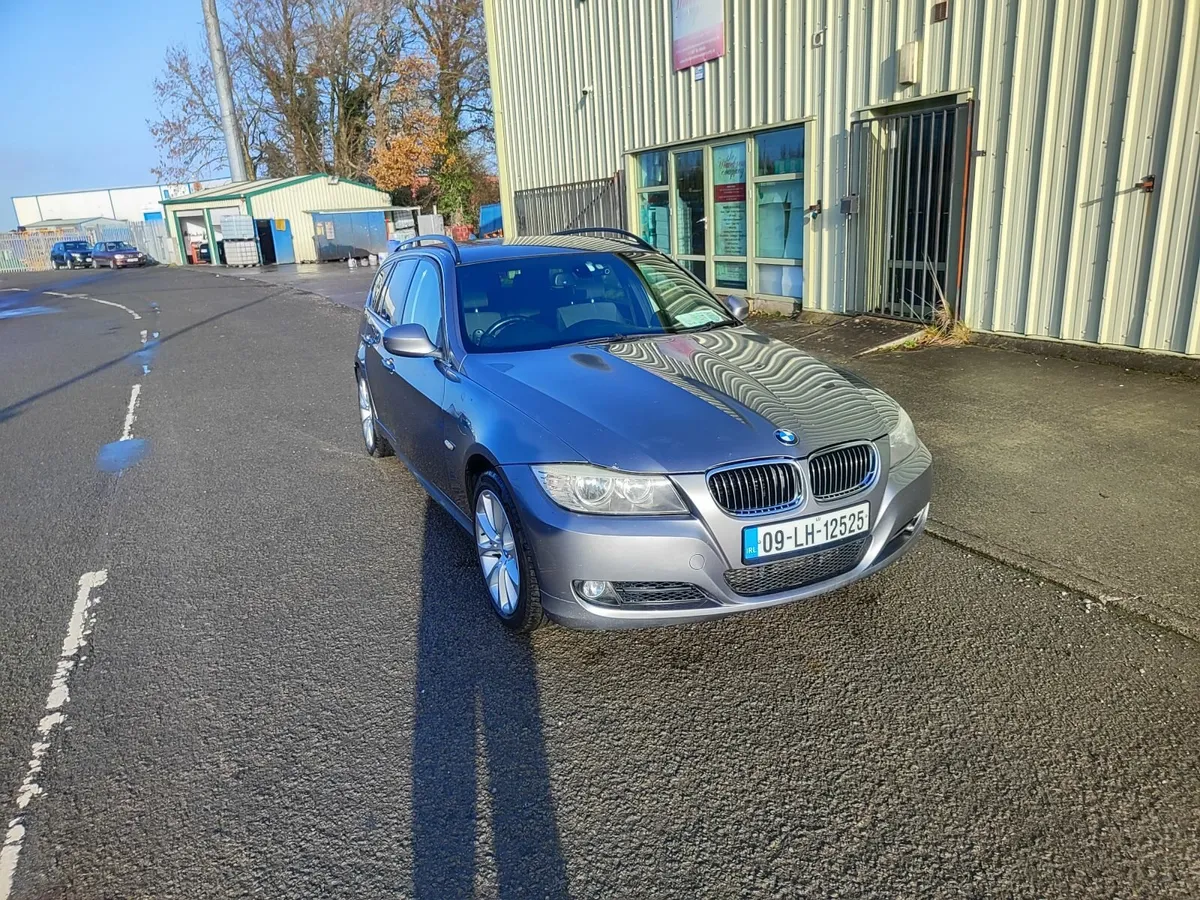BMW 3-Series 2009 400 TAX - Image 2