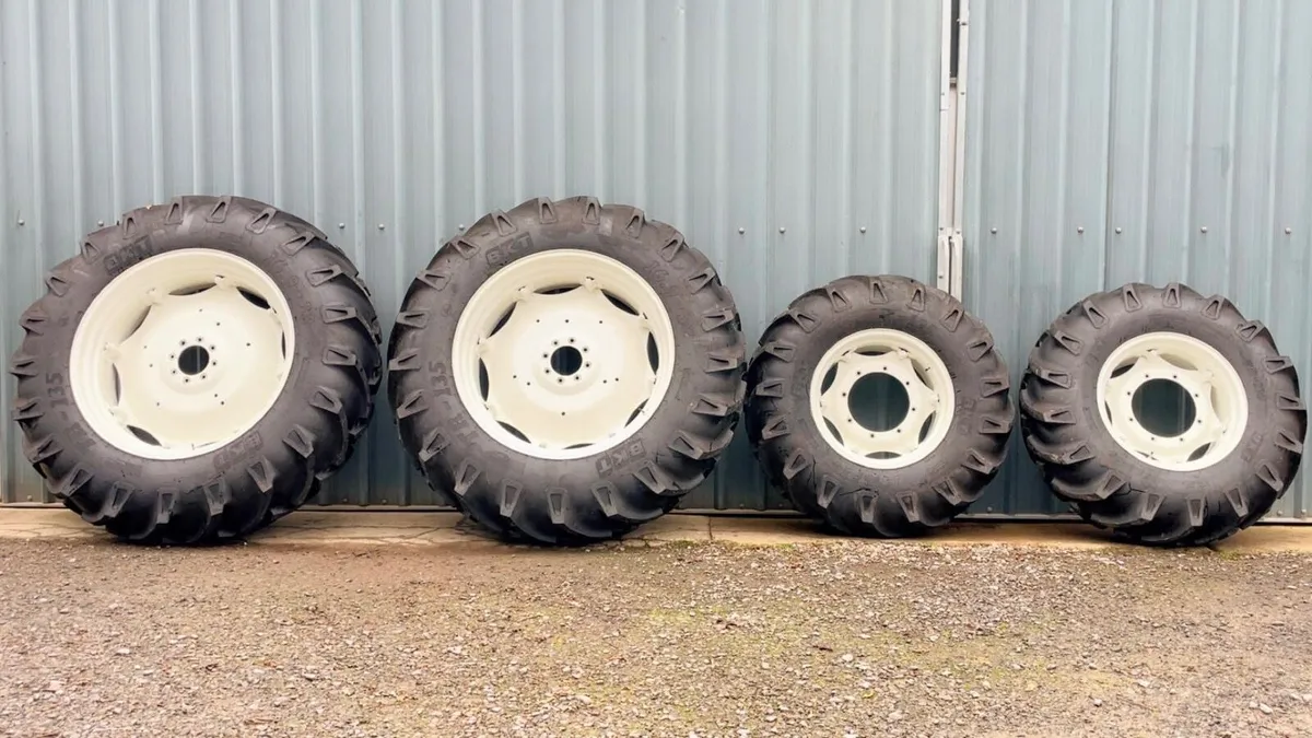 Fiat / New Holland Rims & Tyres - Image 1