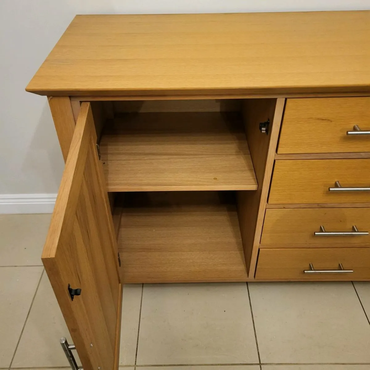 OAK SIDEBOARD - Image 3