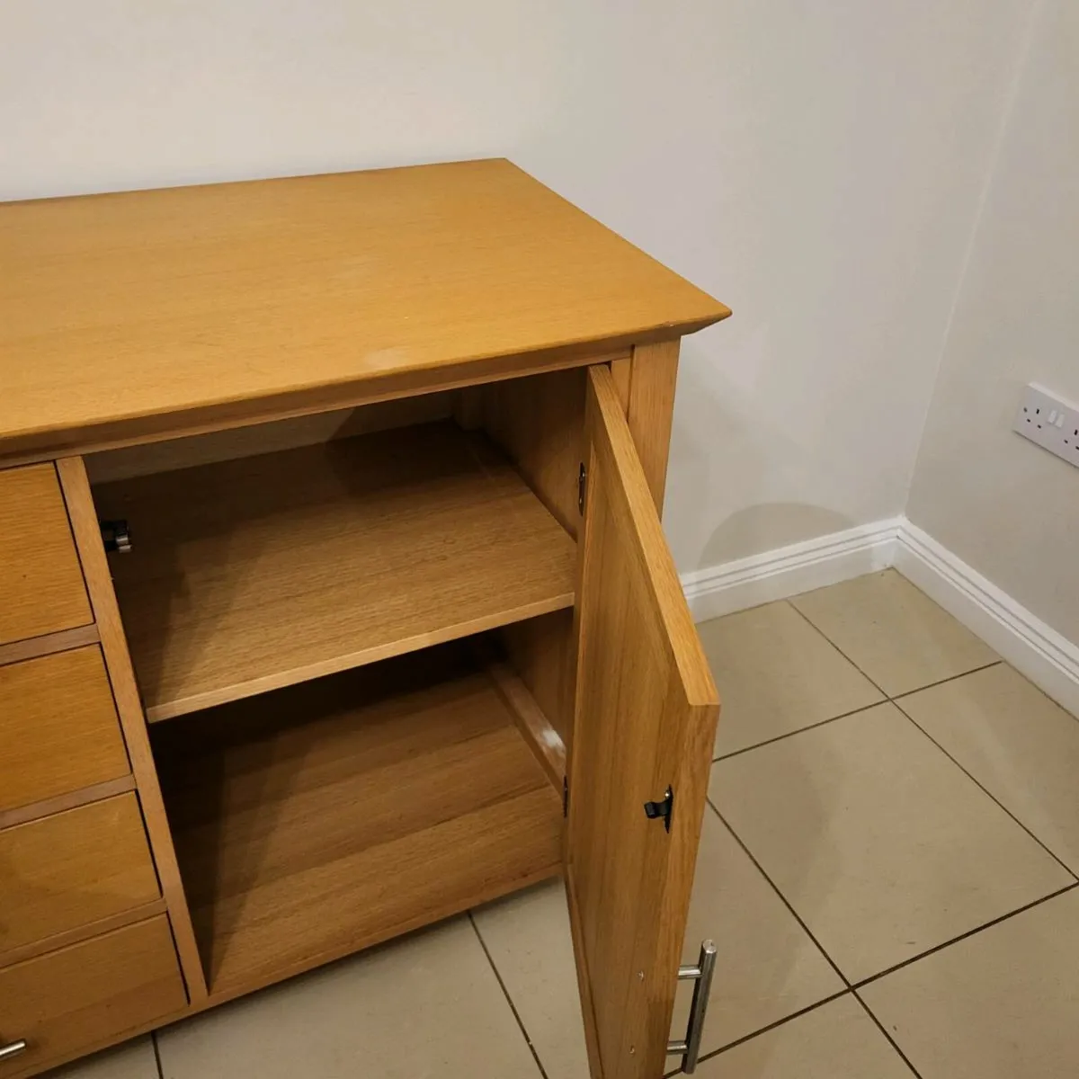 OAK SIDEBOARD - Image 4