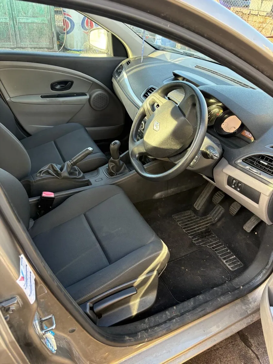 2010 Renault Megane - Image 3