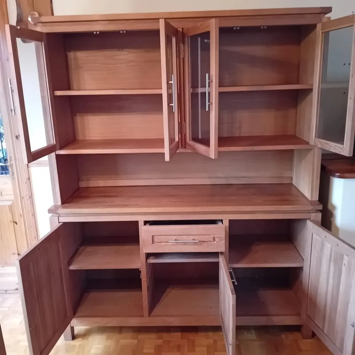 Dining Room cabinet, table and chairs - Image 2