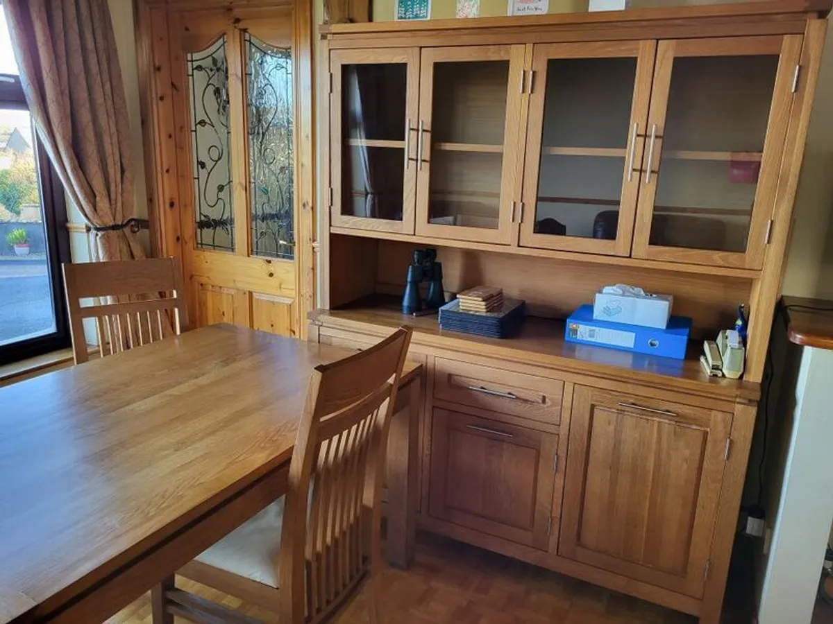 Dining Room cabinet, table and chairs - Image 3