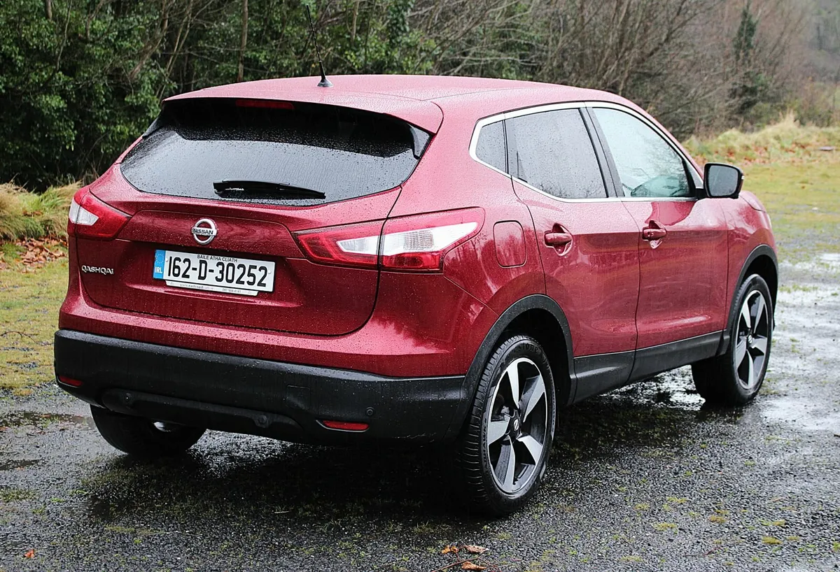 Nissan Qashqai  N-Connecta DIG-T/F.S.H./1 Owner - Image 3