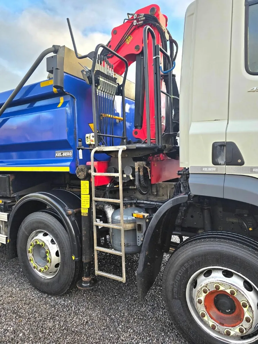 2019 DAF CF 450  Tipper Grab With Elipison M125L - Image 4
