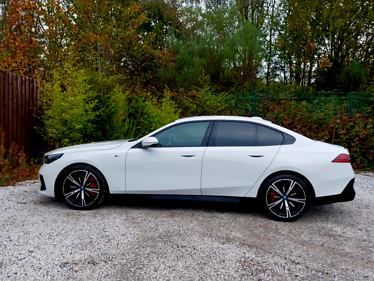 I5 M SPORT PRO ( HUGE SPEC ) - Image 2