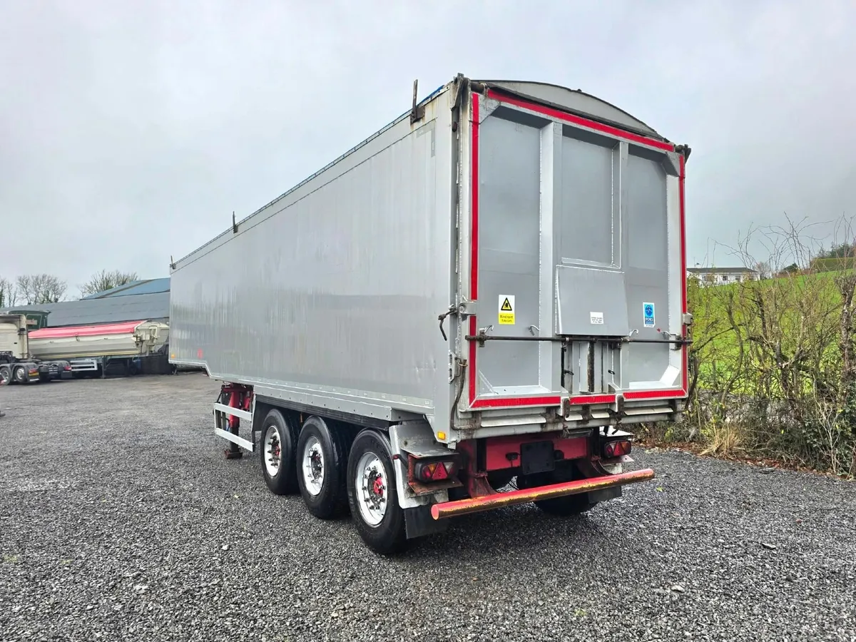 2016 Wilcox 68 Cube Tipping Trailer - Image 4