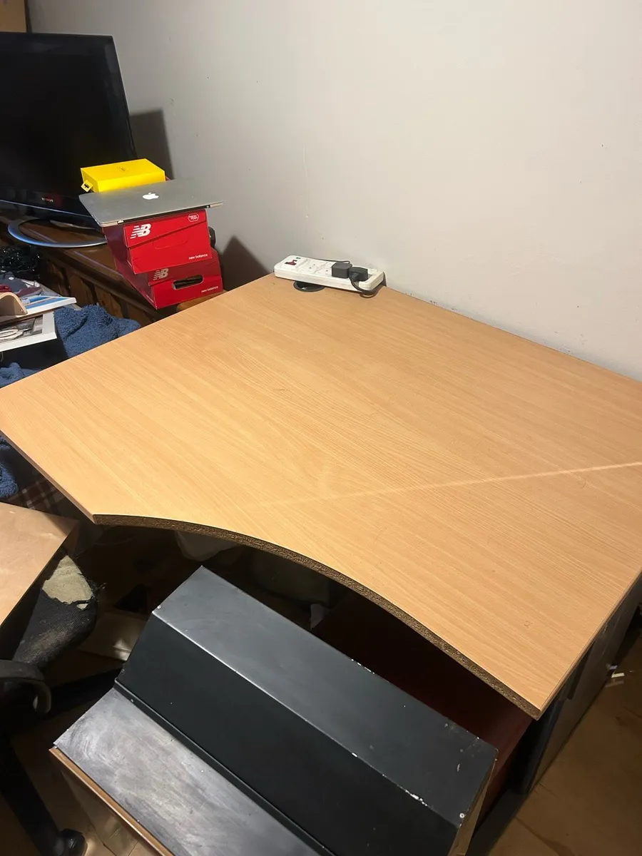 Desk - Image 2