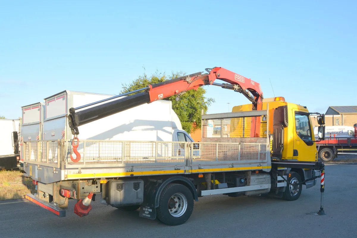 DAF LF12 210 Dropside & Fassi Crane - Image 2