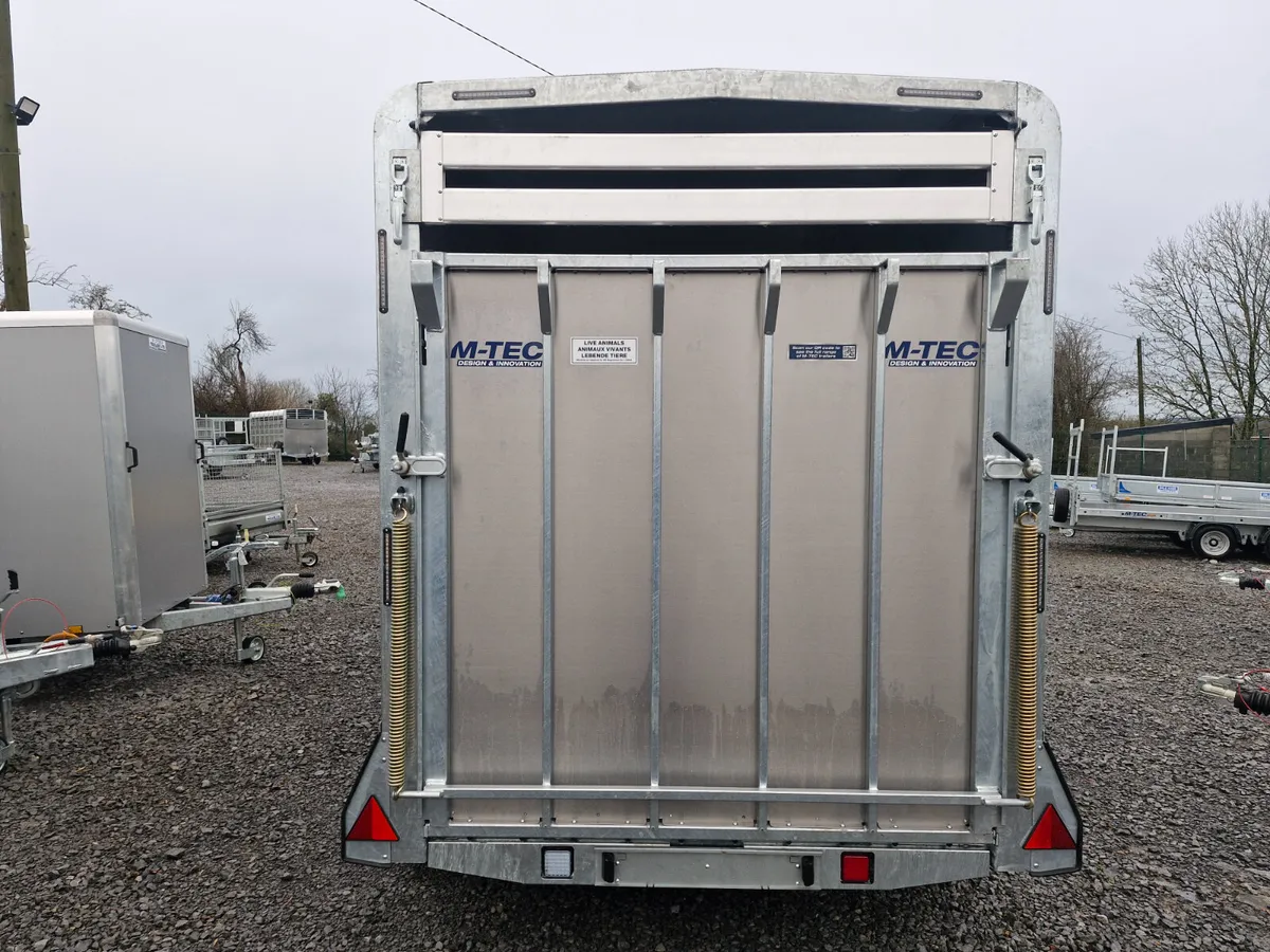 NEW  M-TEC HIGH ROOF LIVESTOCK  TRAILER - Image 4