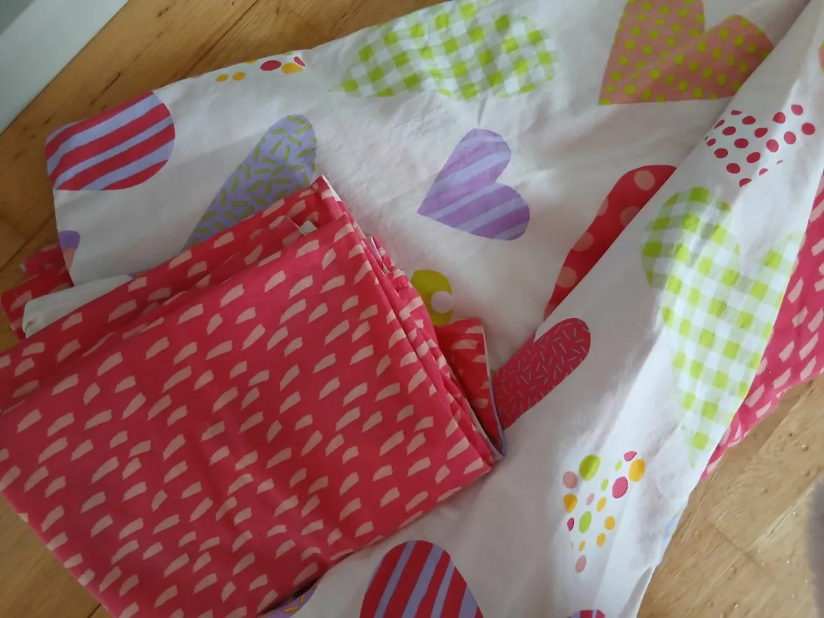 Double bed duvet cover and pillowcases - Image 3